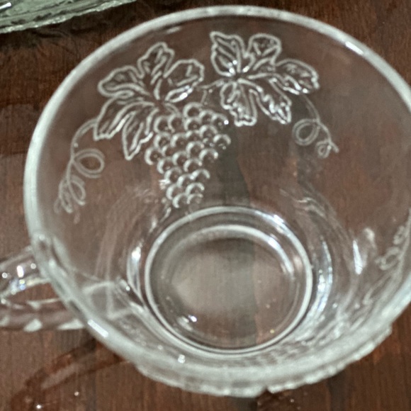 Vintage Grape Cluster design Snack serving Plates with Cups a of 8 pieces - Picture 7 of 11